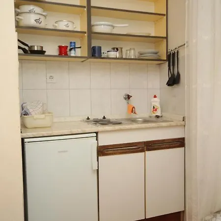 Апартаменты Studio Komiza 2431c